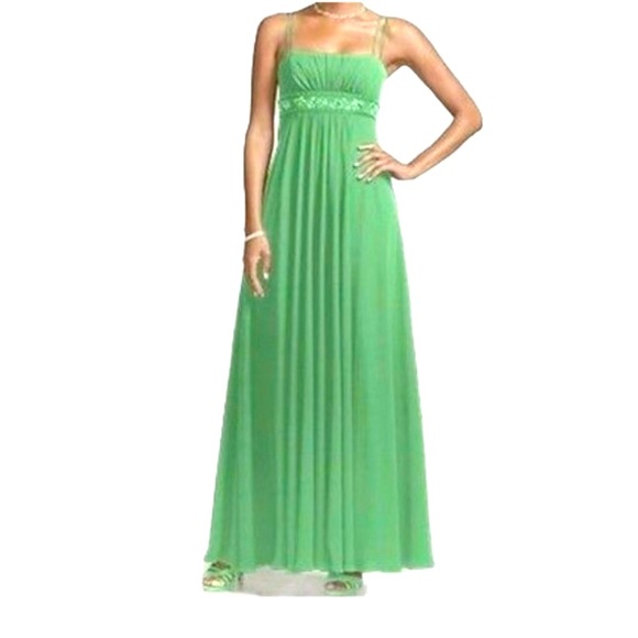 David Bridal’s Green Bridesmaids Dress (Excellent Condition) - Picture 1 of 8